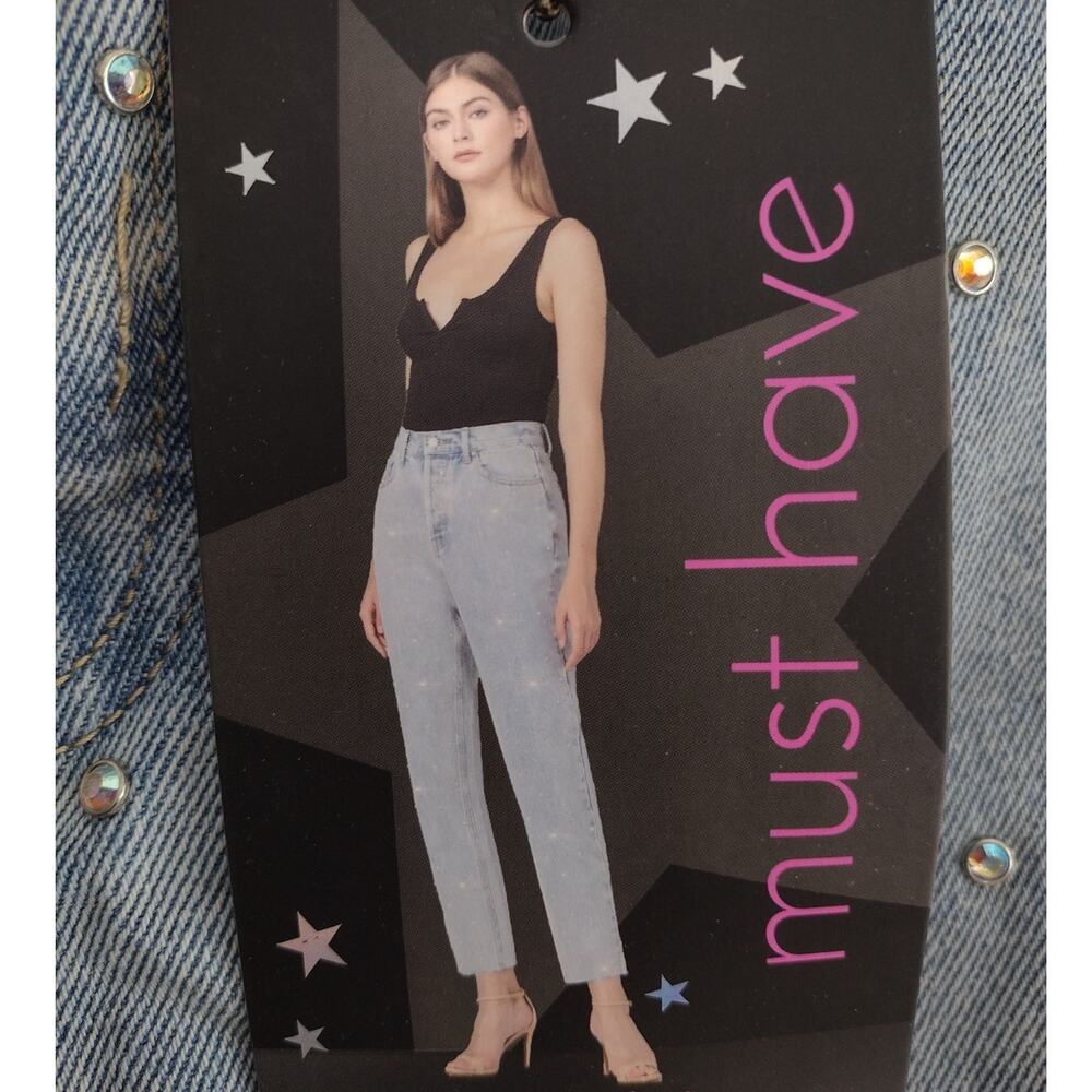 Simple Society Baddie RHINESTONE Lightwash Straight Super High-Rise Mom Jeans